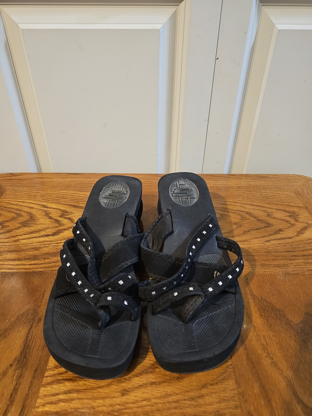 Sketchers Black Rhinestone Strap Wedge Sandals Size 8